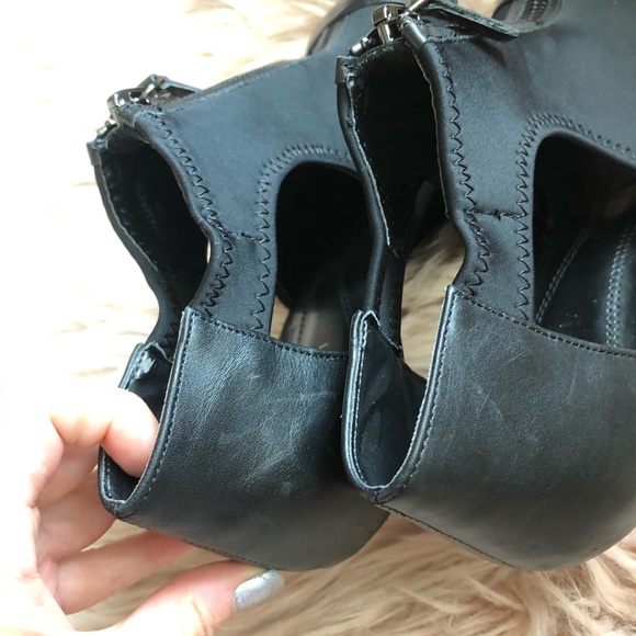 Tahari zip up heels - Picture 6 of 7